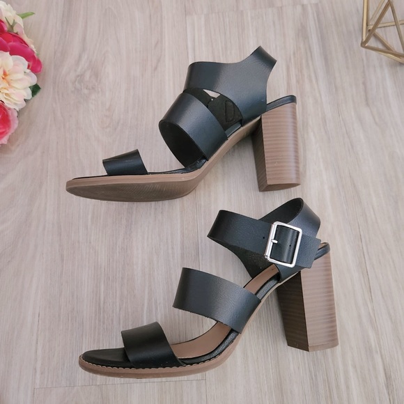 Old Navy Black Leatherette Strappy Heels - Picture 2 of 5